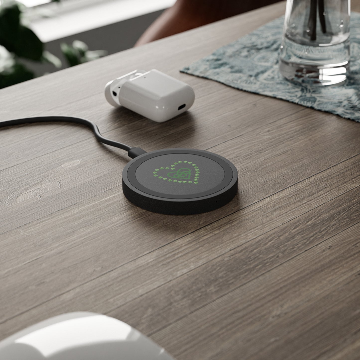 Irish Hearts Quake Wireless Charging Pad