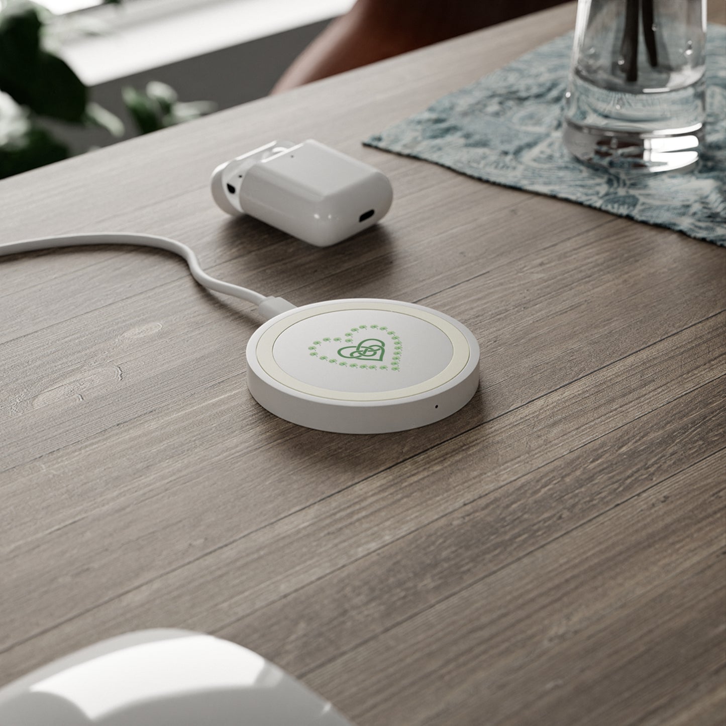 Irish Hearts Quake Wireless Charging Pad