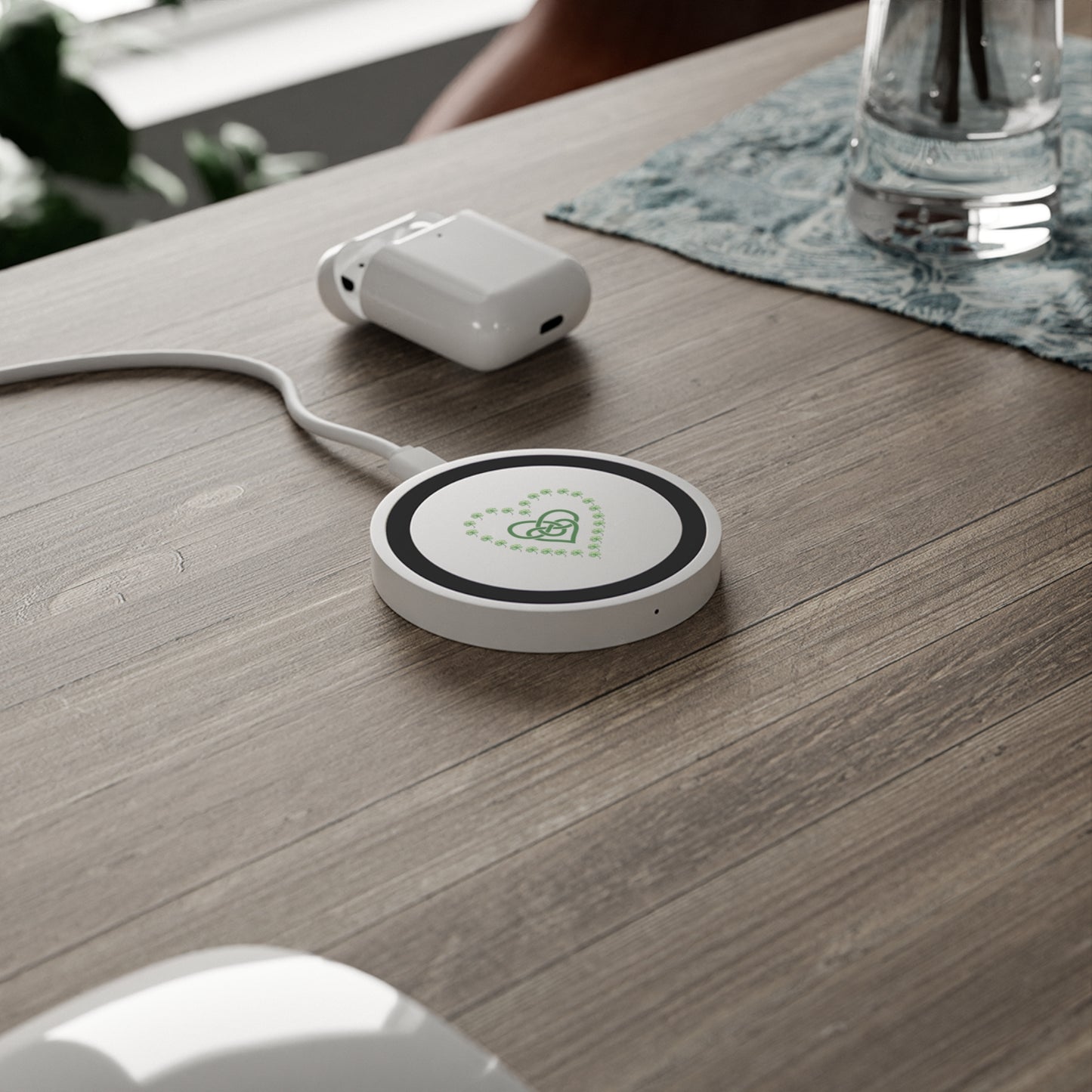 Irish Hearts Quake Wireless Charging Pad